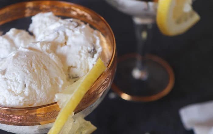 Gelato Cremoso Al Limone E Gocce Di Cioccolato