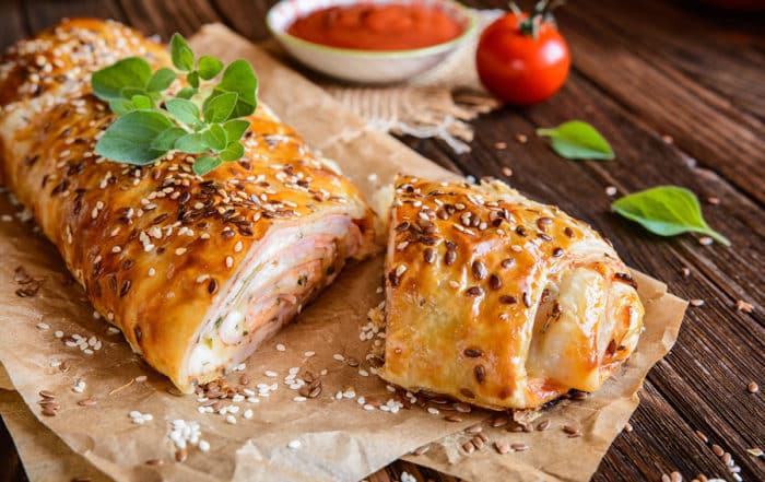 Rotolo di pasta sfoglia con zucchine prosciutto e formaggio